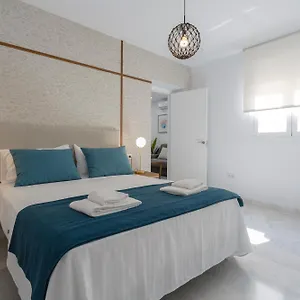 apartamentos-la-brujula-by-cadizrentals.es-andalucia.com/