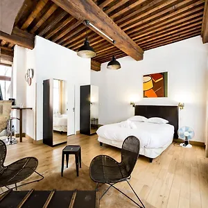  Apartment Authentique Au Coeur Du Vieux Ail